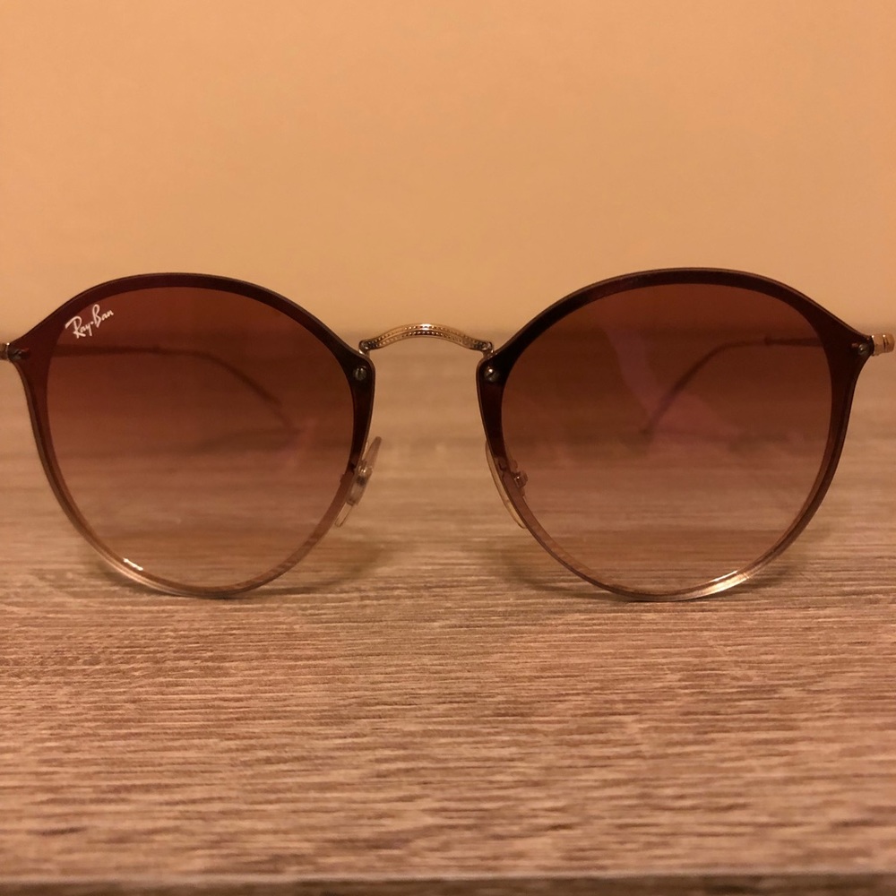 Pink and Gold women’s Ray-Ban sunglasses with case